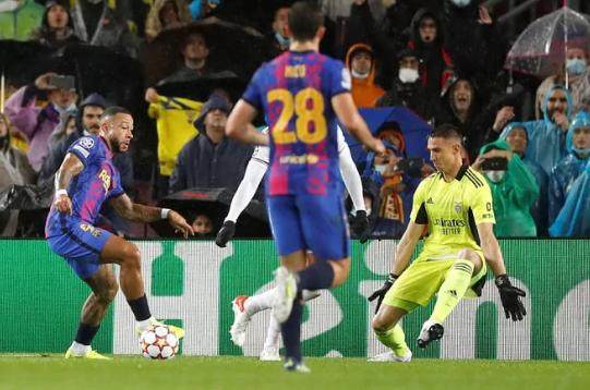 世界杯高清比赛视频-进不了球的毛病快让巴萨小组赛被淘汰了